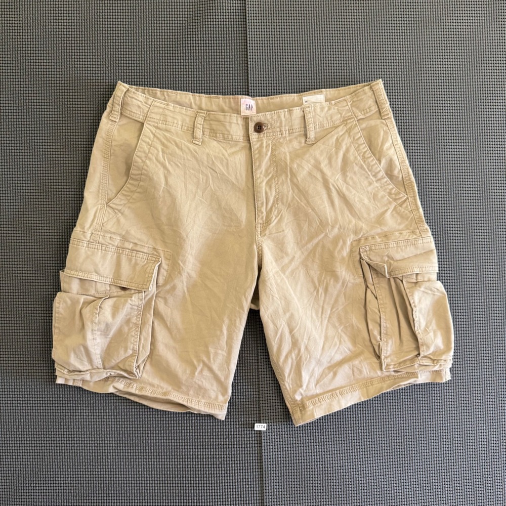 GAP Mens Khaki Tan Cargo Shorts Size 36 Cotton Twill Utility Pockets Casual